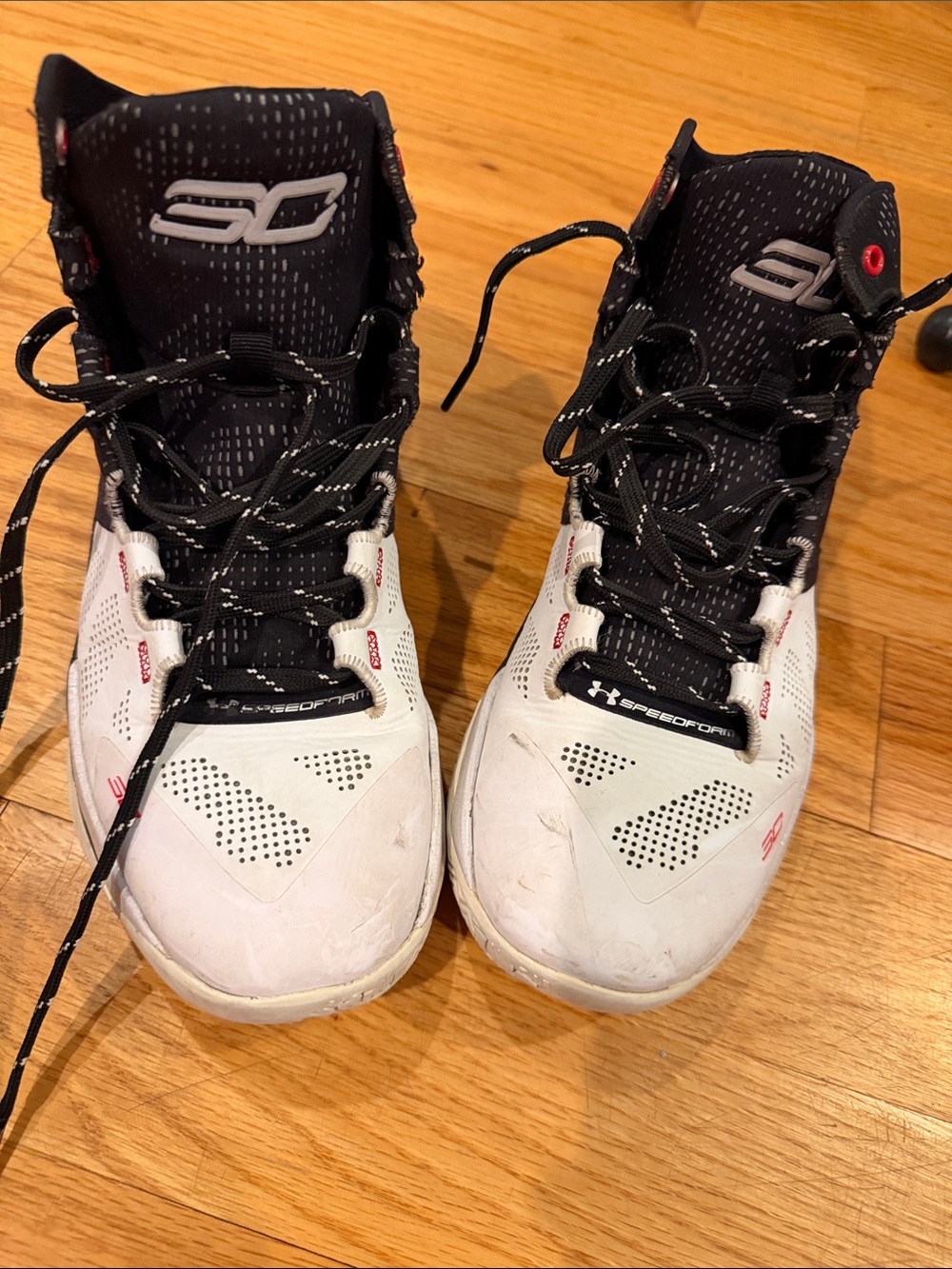 Under Armour Curry 2-  Basketball Sneakers in White and Black